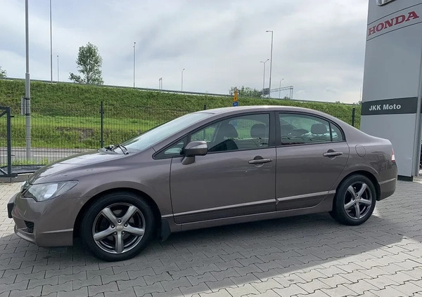 Honda Civic cena 34700 przebieg: 152000, rok produkcji 2010 z Bychawa małe 596